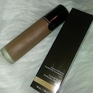 BECCA Aqua Luminous Perfecting Foundation- TAN